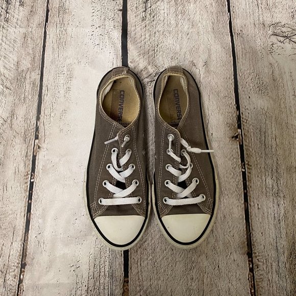 Chuck Taylor All Star Converse Gray and White, Youth Size 3, Pre-owned - Picture 7 of 9